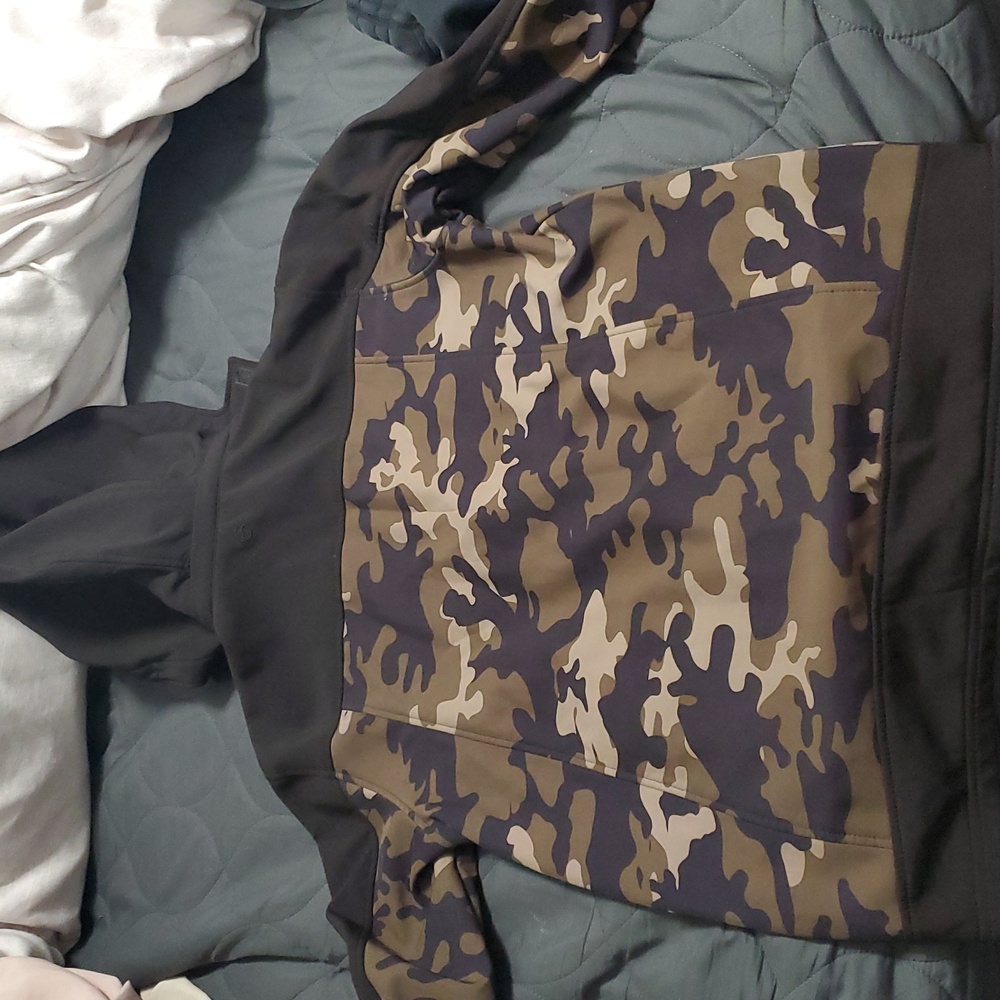Magellan Outdoors Black and Camouflage Field Jacket - Picture 3 of 11